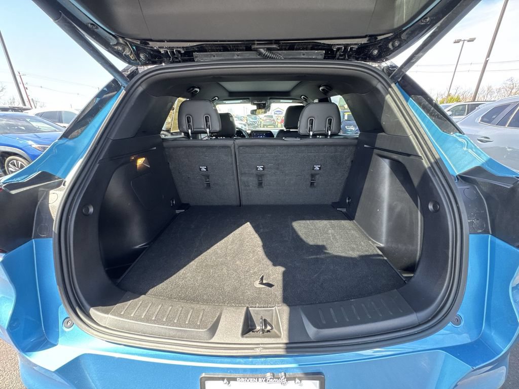 Used 2025 Chevrolet TrailBlazer RS w/ Convenience Package AWD/4WD image 24