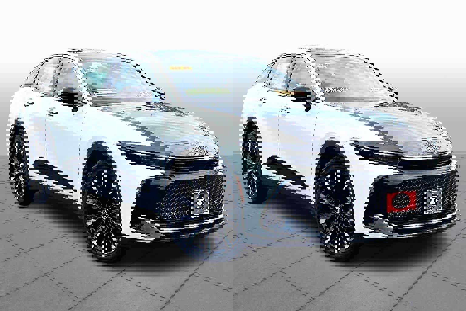 New 2025 Toyota Crown Platinum image 2