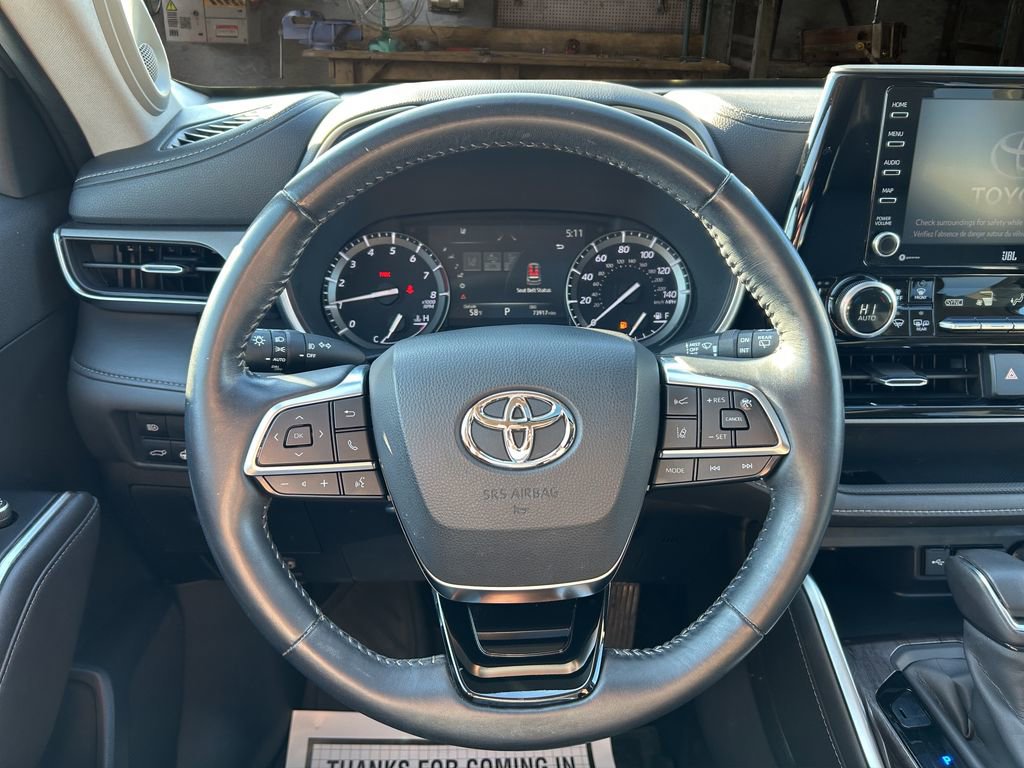 Used 2020 Toyota Highlander Limited image 19