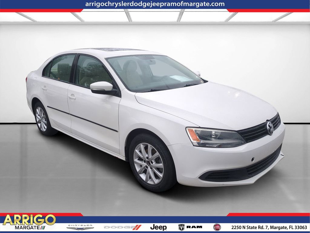 Used 2011 Volkswagen Jetta SE image 1