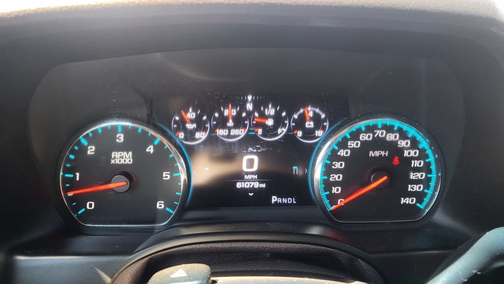 Used 2017 Chevrolet Suburban LT RWD image 38