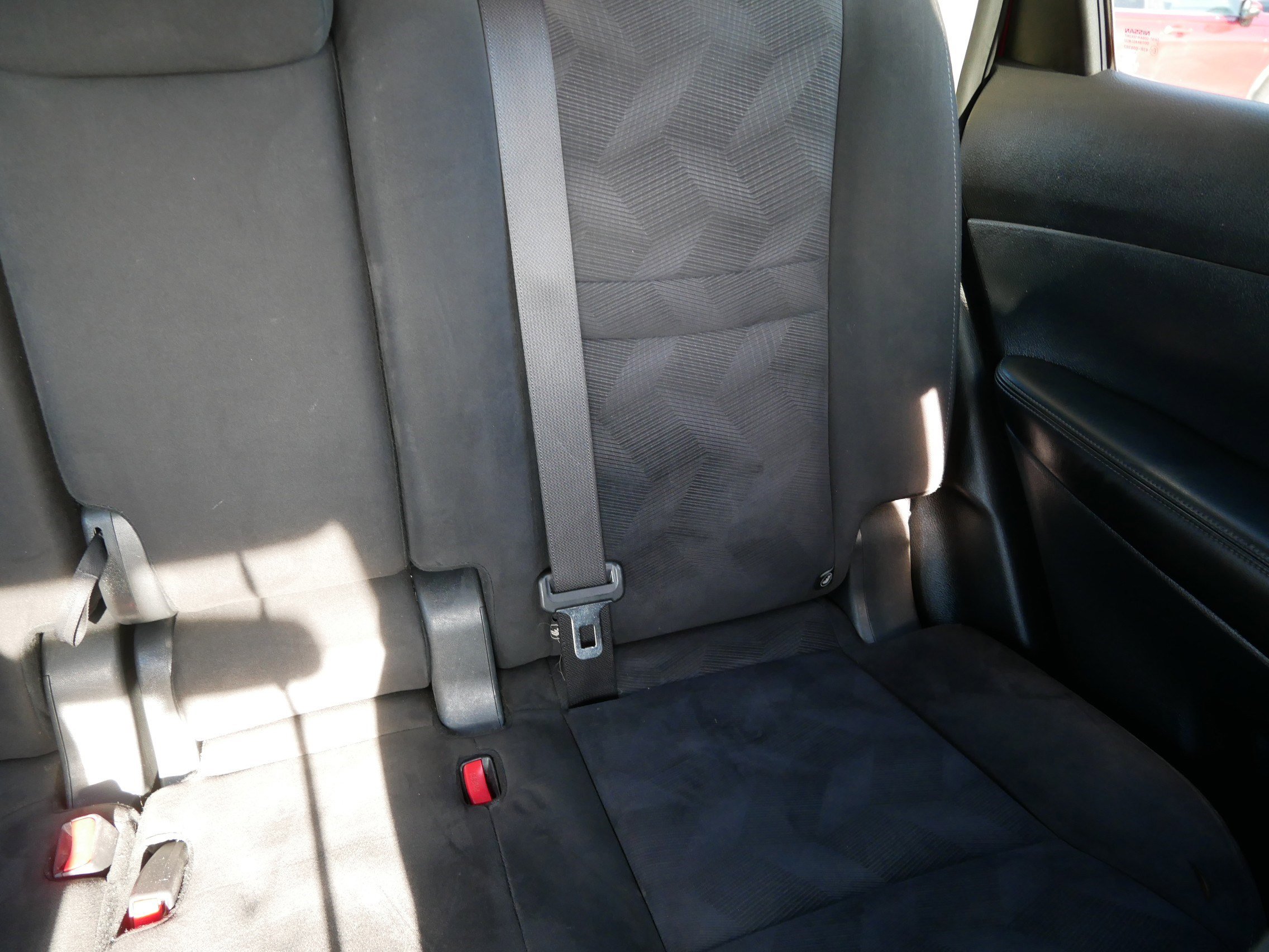 Used 2015 Nissan Rogue SV image 14