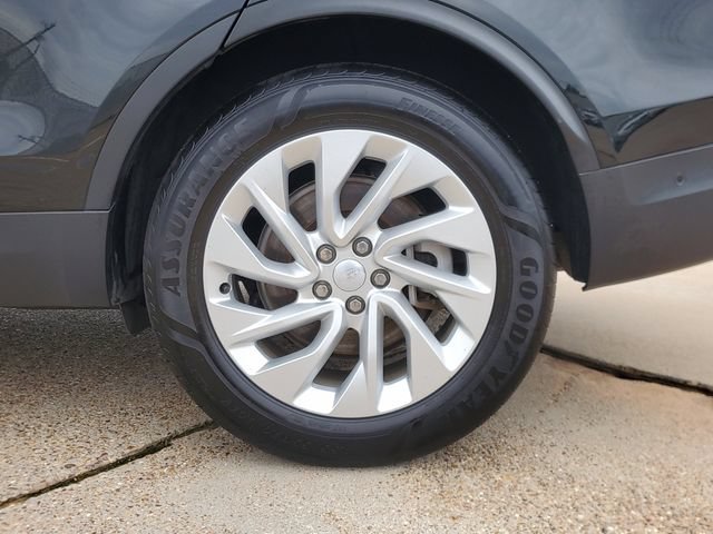 Used 2024 Land Rover Discovery S AWD/4WD image 7
