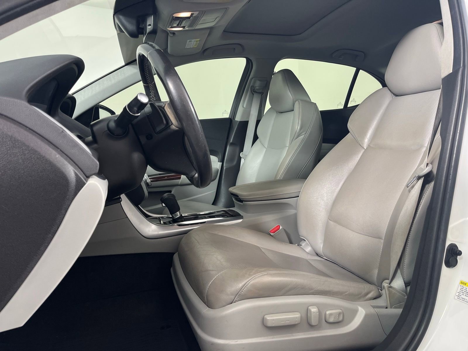 Used 2016 Acura TLX w/ Technology Package image 8