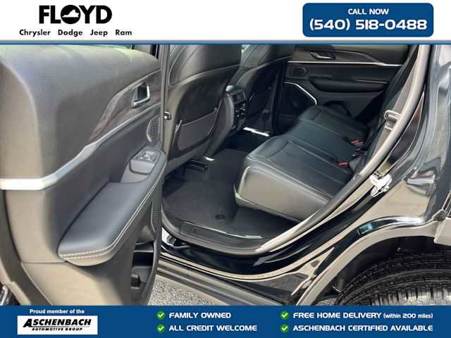New 2025 Jeep Grand Cherokee Limited w/ Black Appearance Package image 20