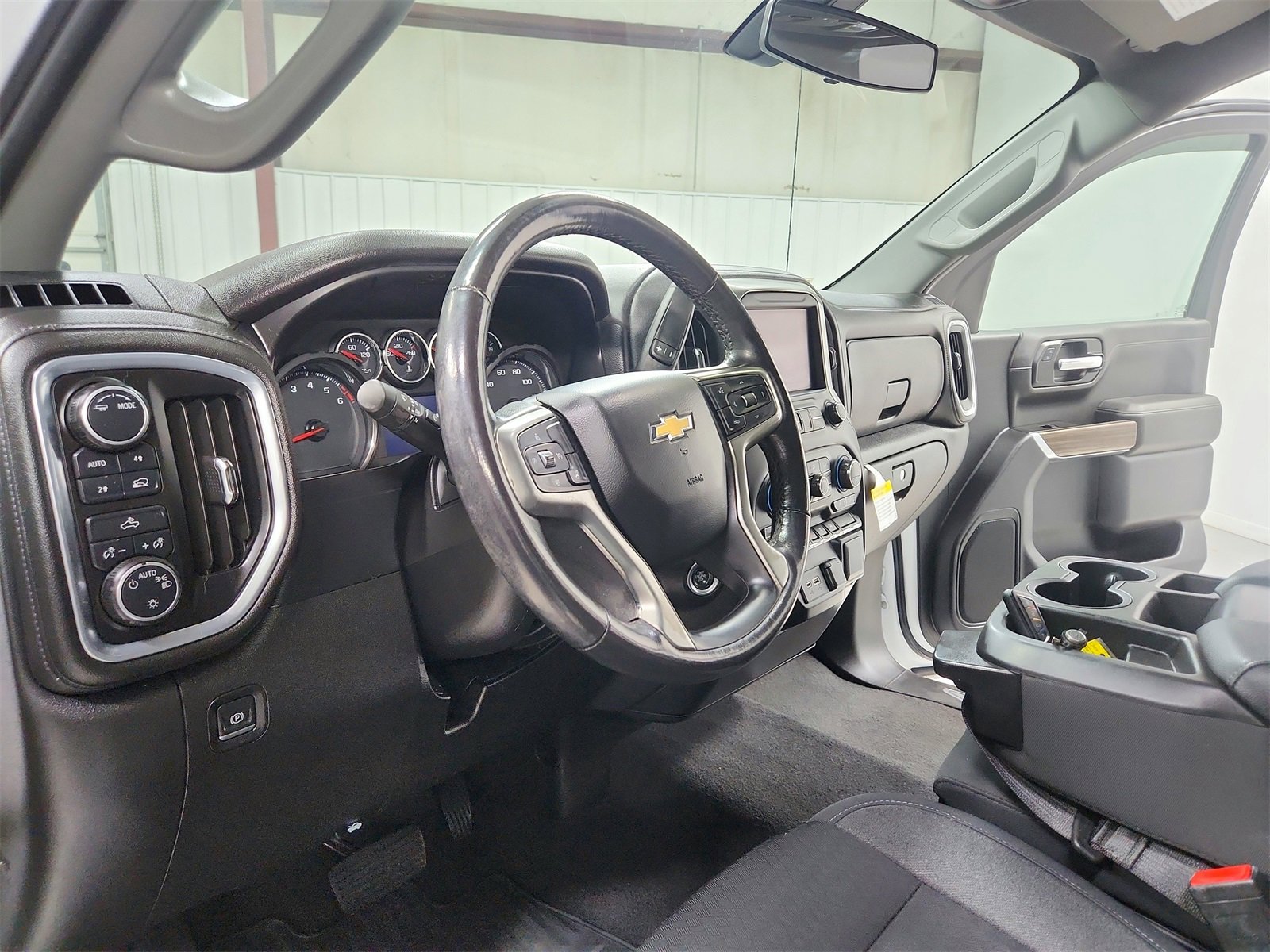 Used 2021 Chevrolet Silverado 1500 LT image 18