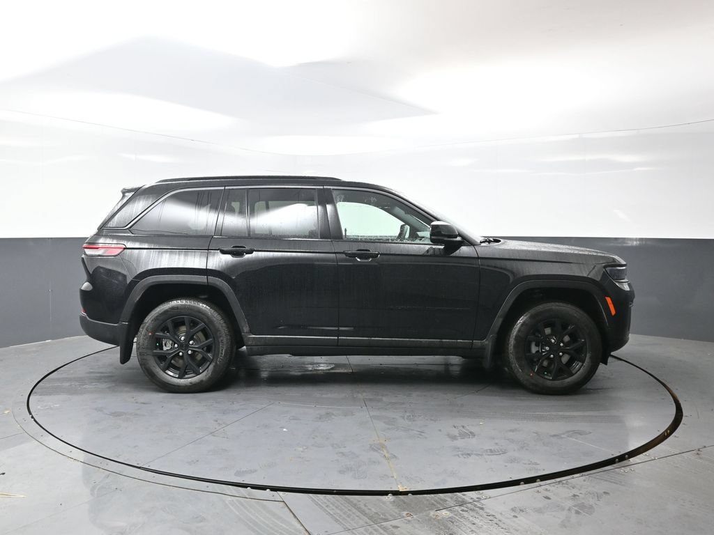 New 2026 Jeep Grand Cherokee Altitude AWD/4WD image 2