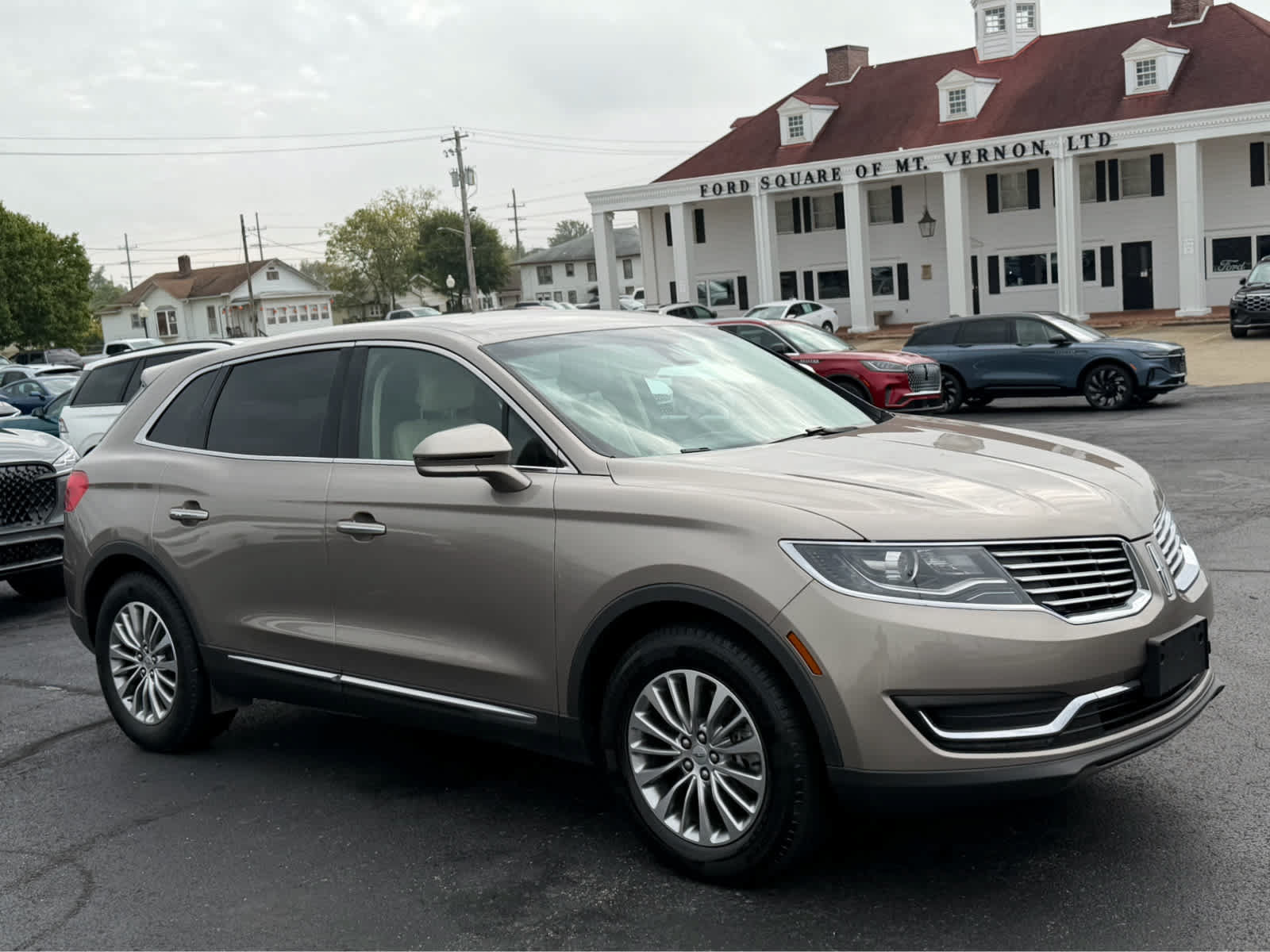 Used 2018 Lincoln MKX Select FWD image 3