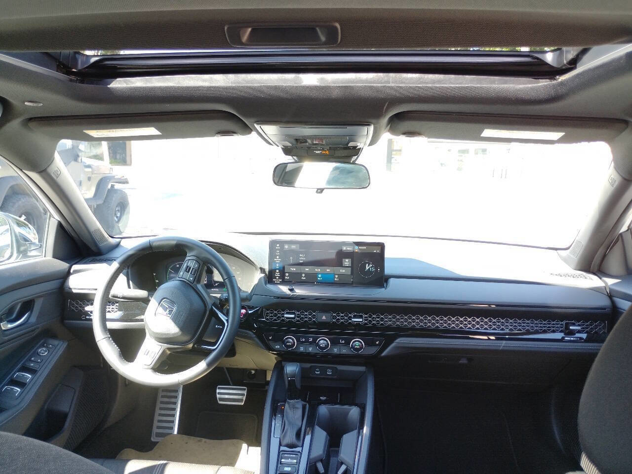 Used 2025 Honda Accord Sport image 6