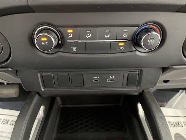 Used 2024 Nissan Frontier SV image 26