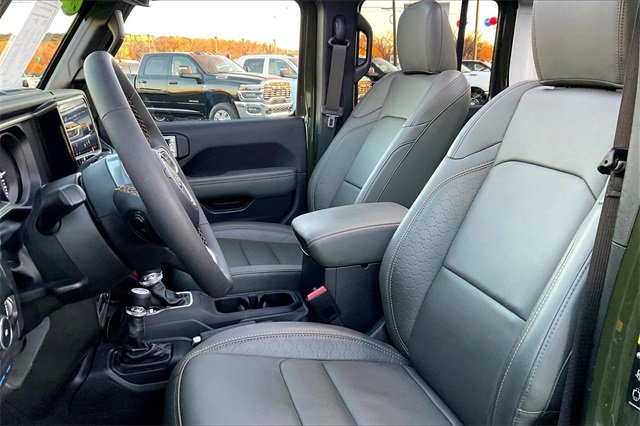 Used 2024 Jeep Wrangler High Altitude image 27