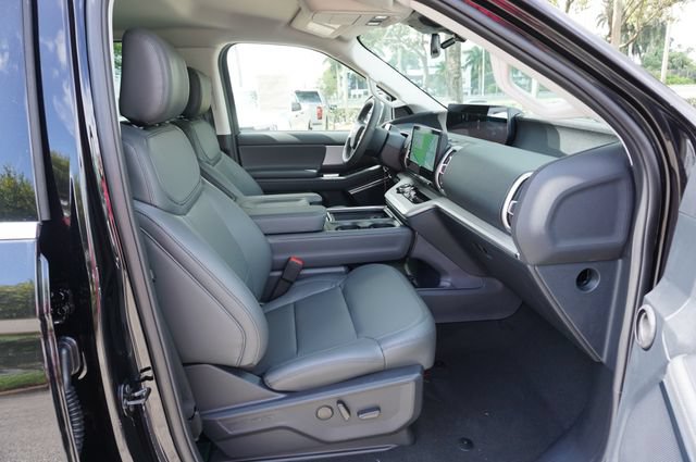 New 2027 Ford Expedition Active RWD image 3