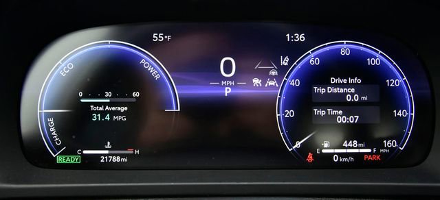 Used 2023 Toyota Crown Limited image 32