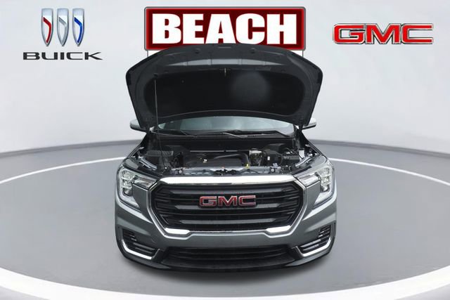 Used 2023 GMC Terrain SLE w/ Driver Convenience Package FWD image 9