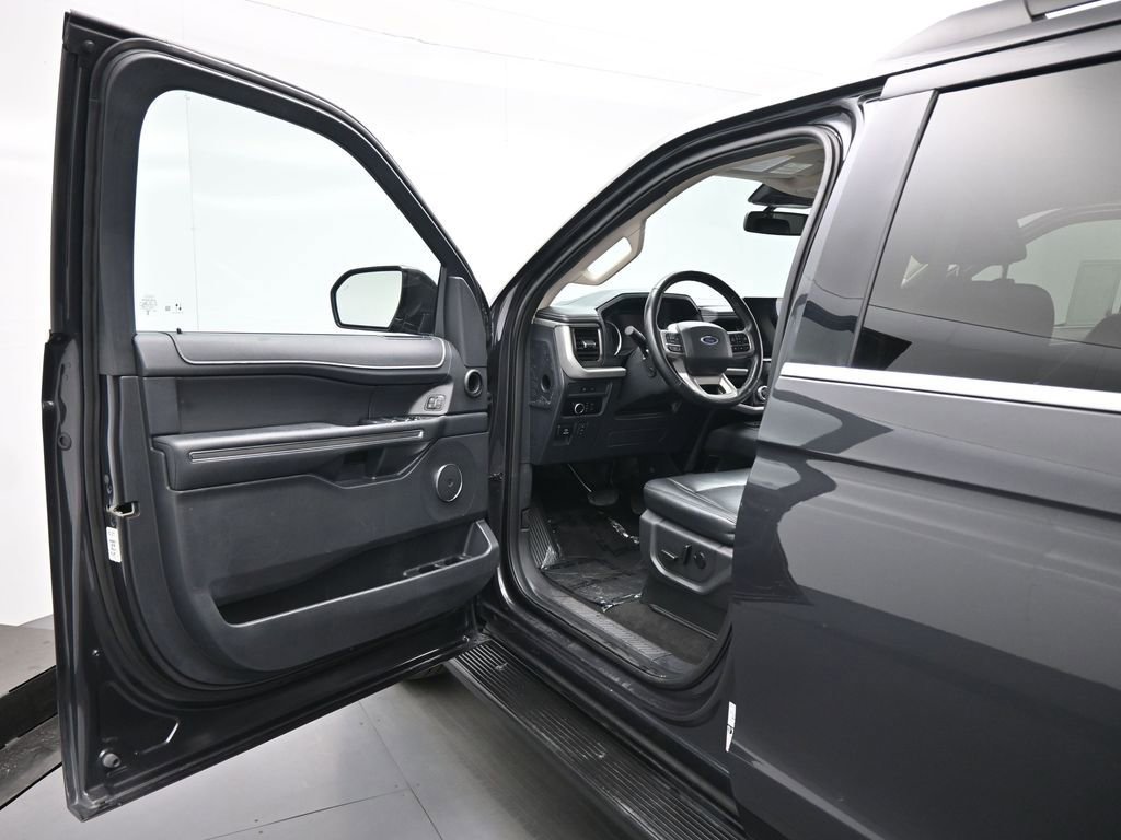 Used 2024 Ford Expedition Max XLT image 8