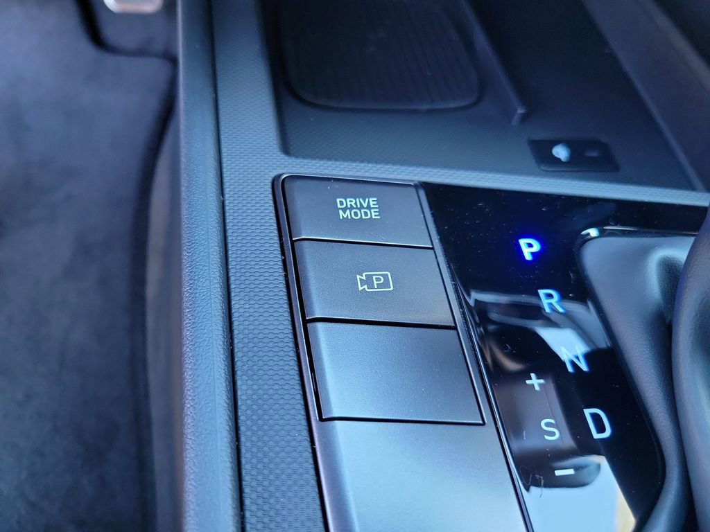 Used 2026 Hyundai Elantra Sport w/ Cargo Package FWD image 26