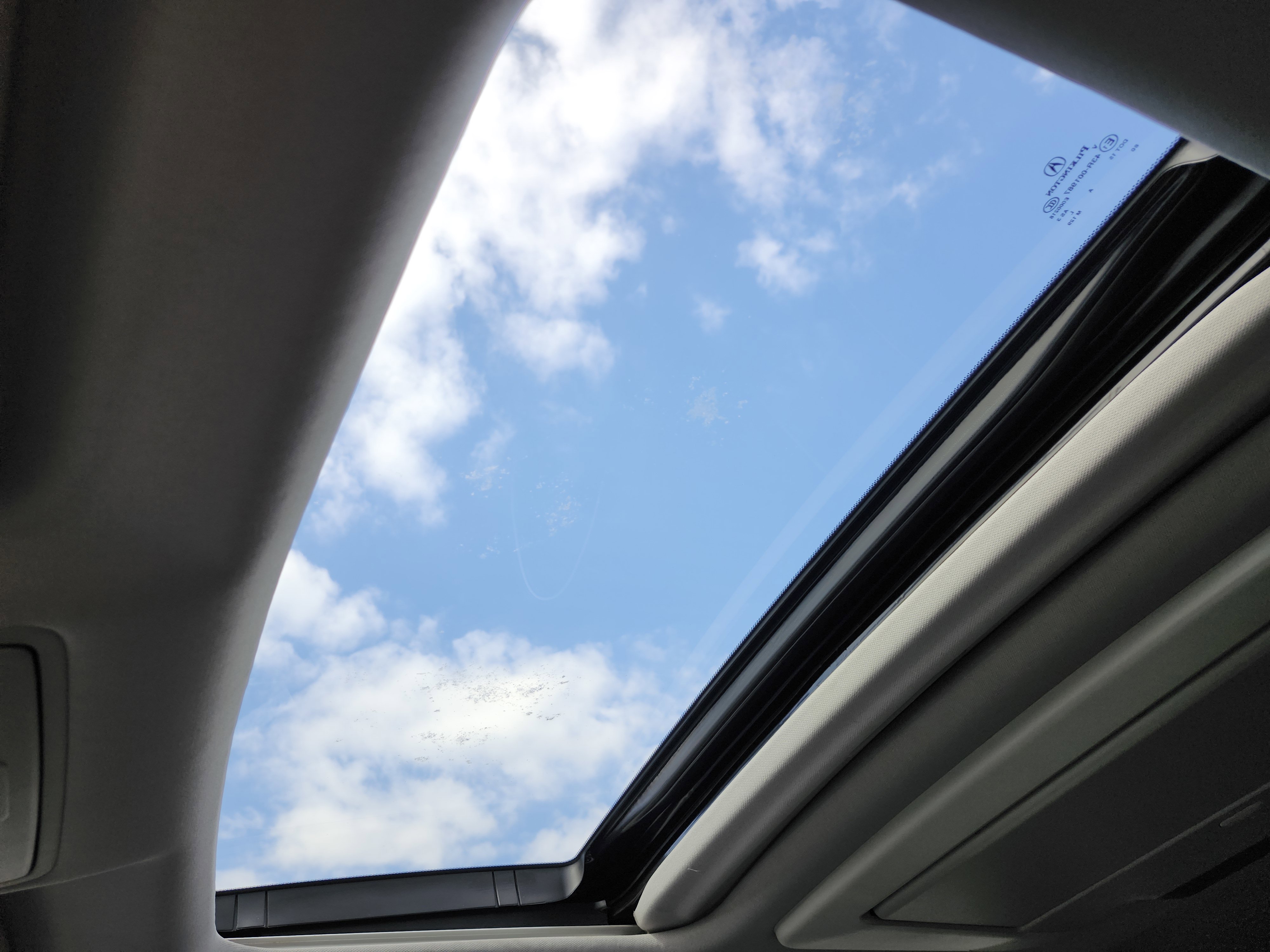 Used 2018 Acura MDX w/ Advance & Entertainment image 2