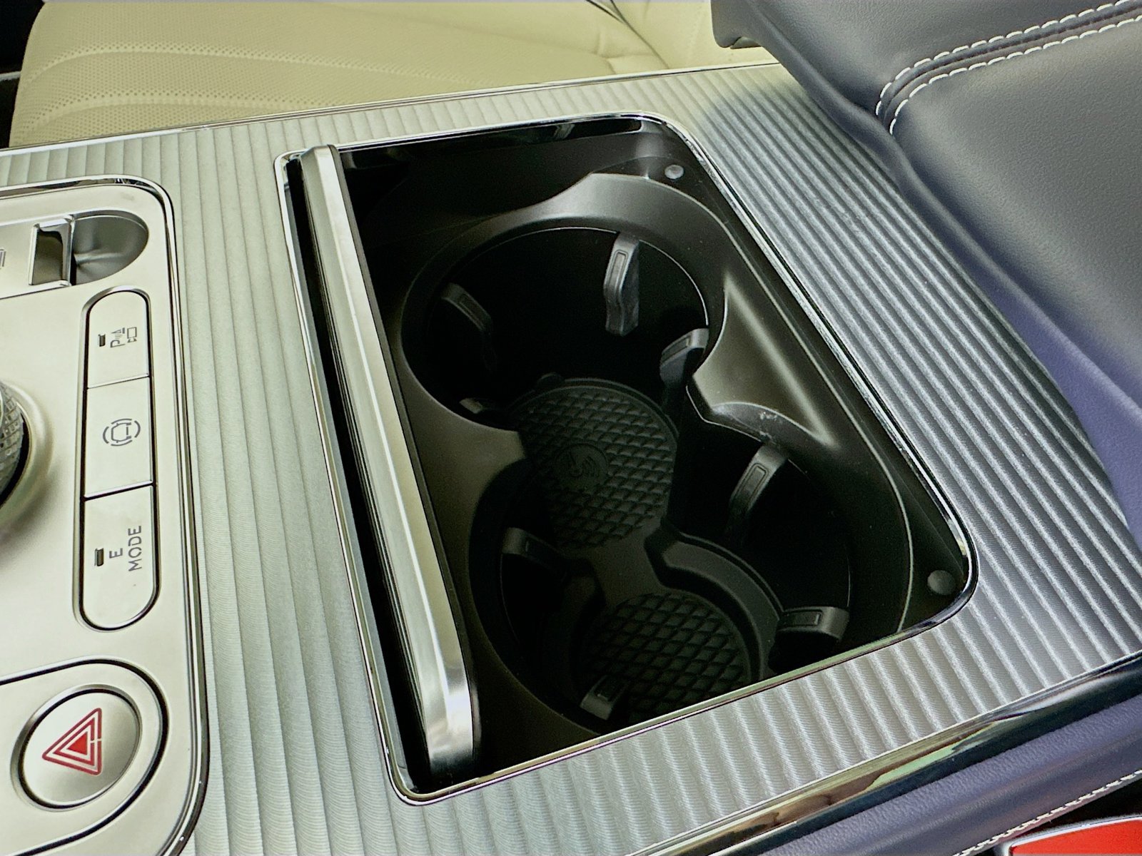New 2026 Bentley Flying Spur V8 AWD/4WD image 32