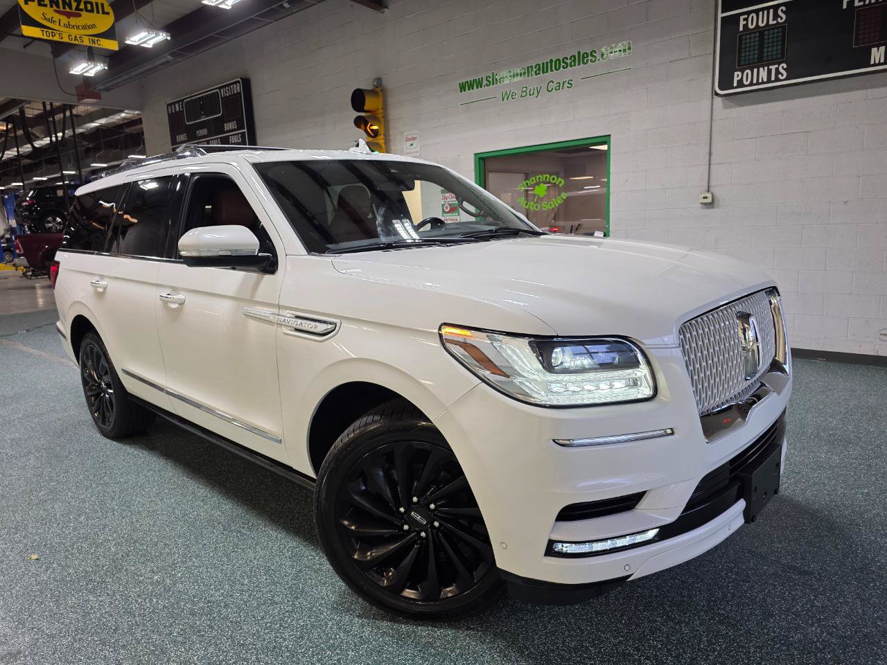 Used 2021 Lincoln Navigator Reserve AWD/4WD image 14
