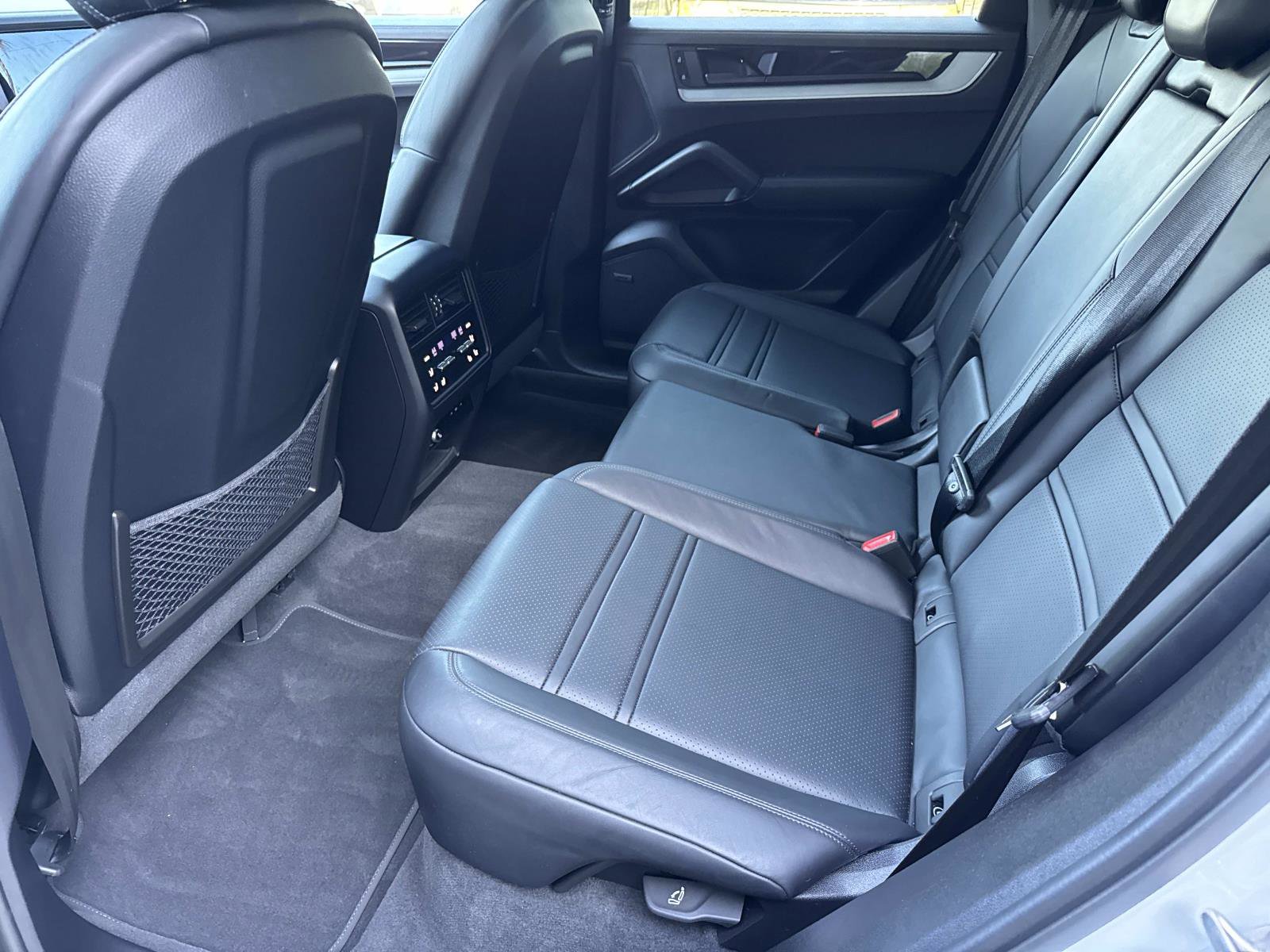 Used 2024 Porsche Cayenne Coupe image 15
