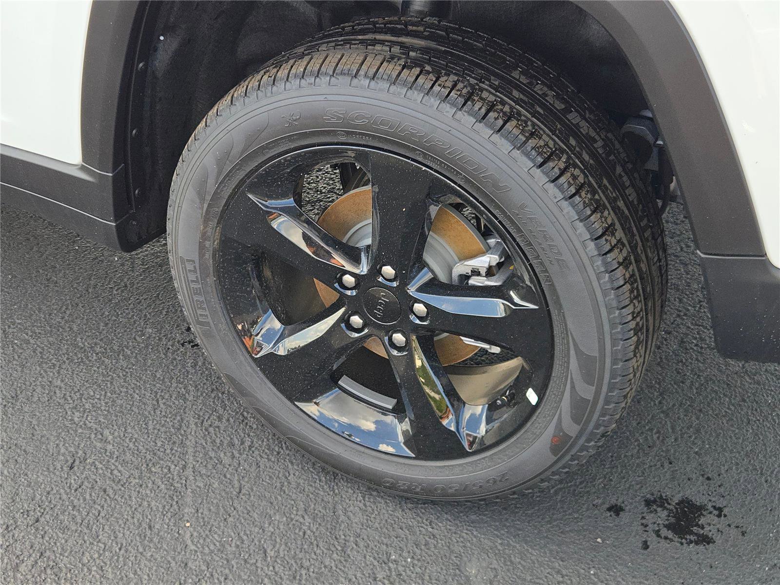 New 2025 Jeep Grand Cherokee Limited w/ Black Appearance Package image 16