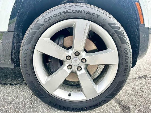 New 2025 Land Rover Defender 110 X-Dynamic SE image 11