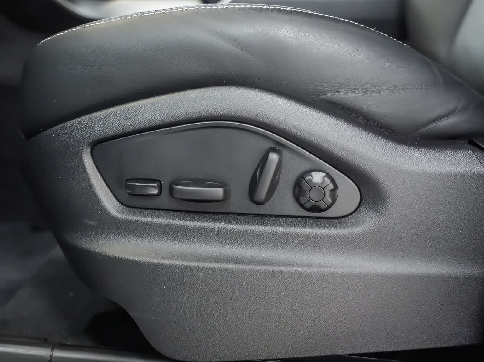 Certified 2026 Porsche Cayenne S AWD/4WD image 26