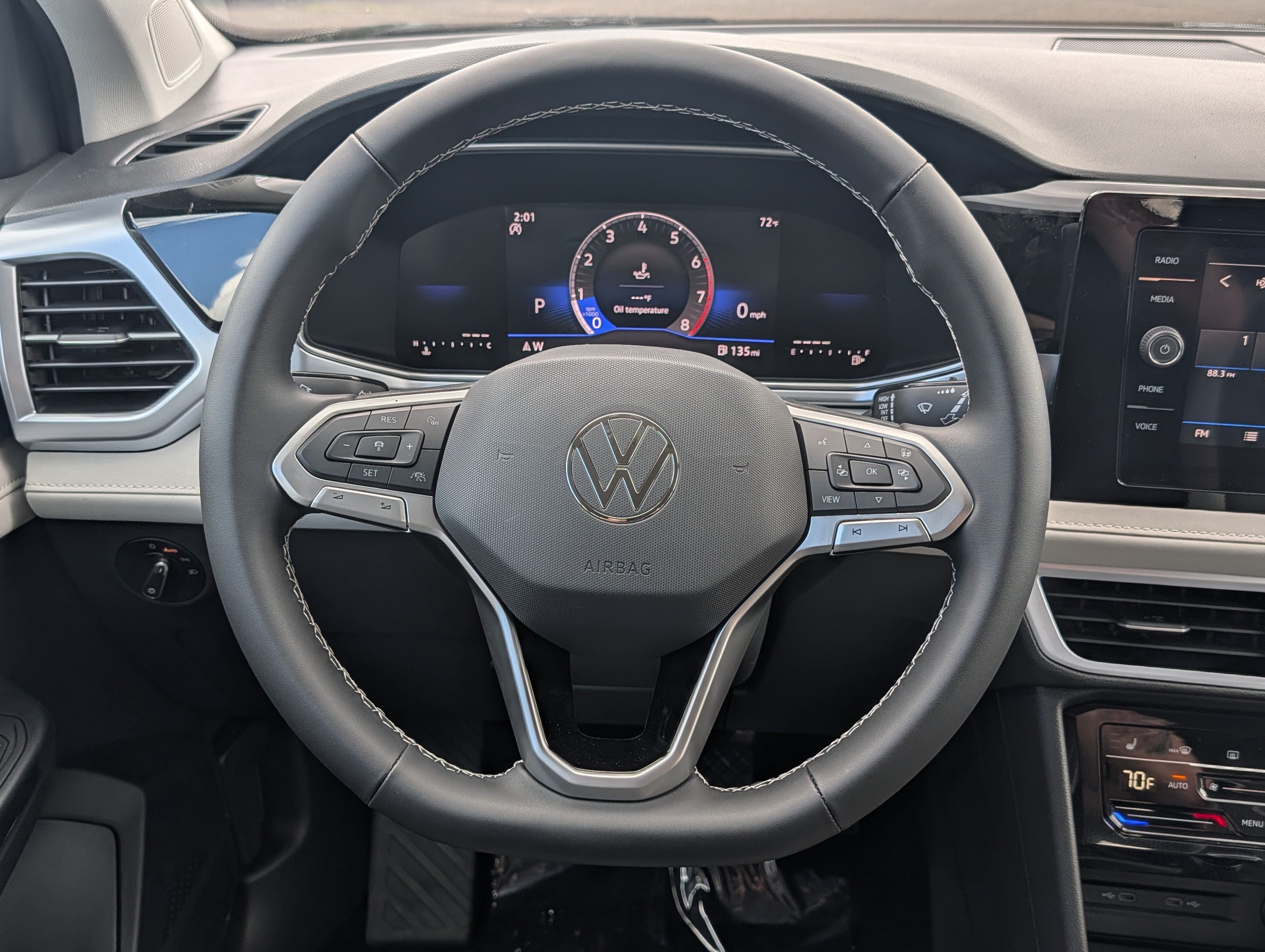 New 2026 Volkswagen Taos SE FWD image 8