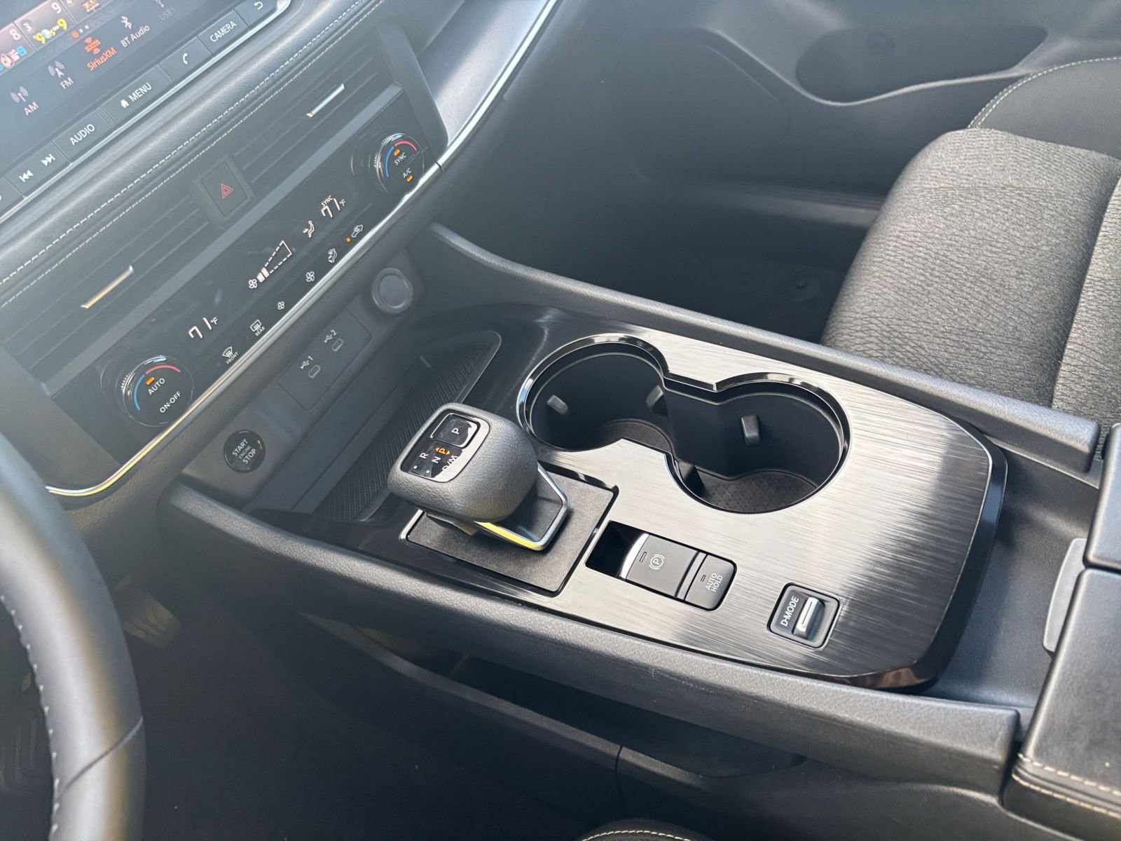 Used 2025 Nissan Rogue SV image 42