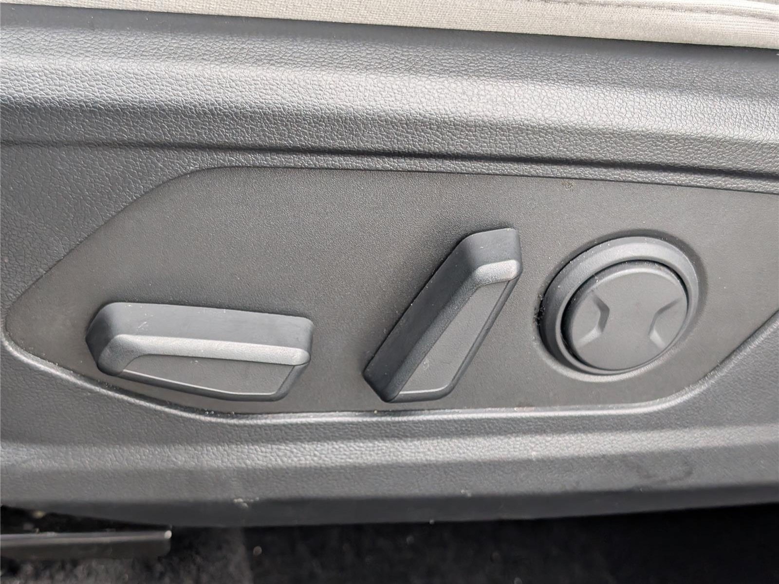 Used 2025 Hyundai Santa Cruz SEL AWD/4WD image 18