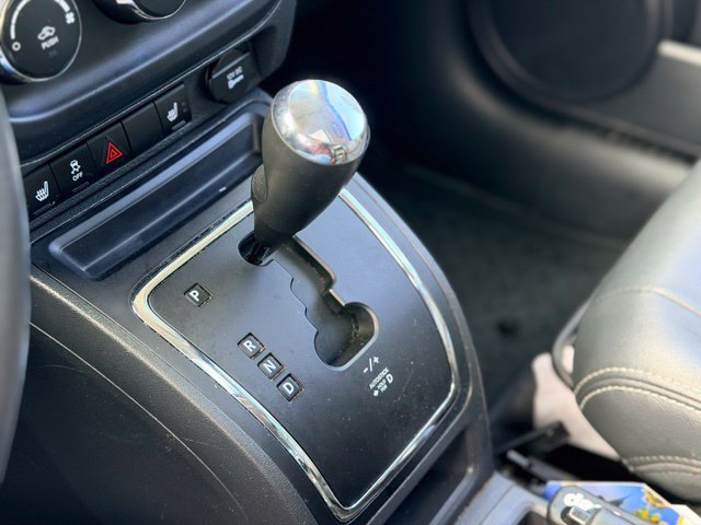 Used 2017 Jeep Patriot High Altitude AWD/4WD image 13