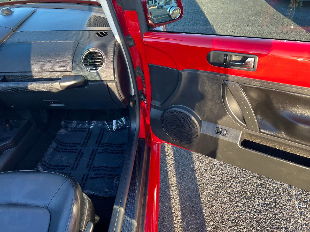 Used 2008 Volkswagen Beetle SE image 29