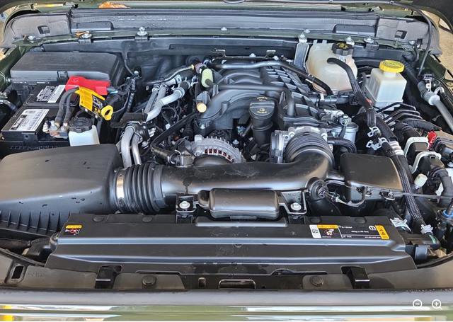 Used 2022 Jeep Gladiator Sport image 8