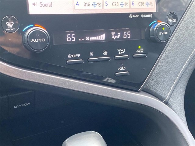 Used 2020 Toyota Camry XSE image 25
