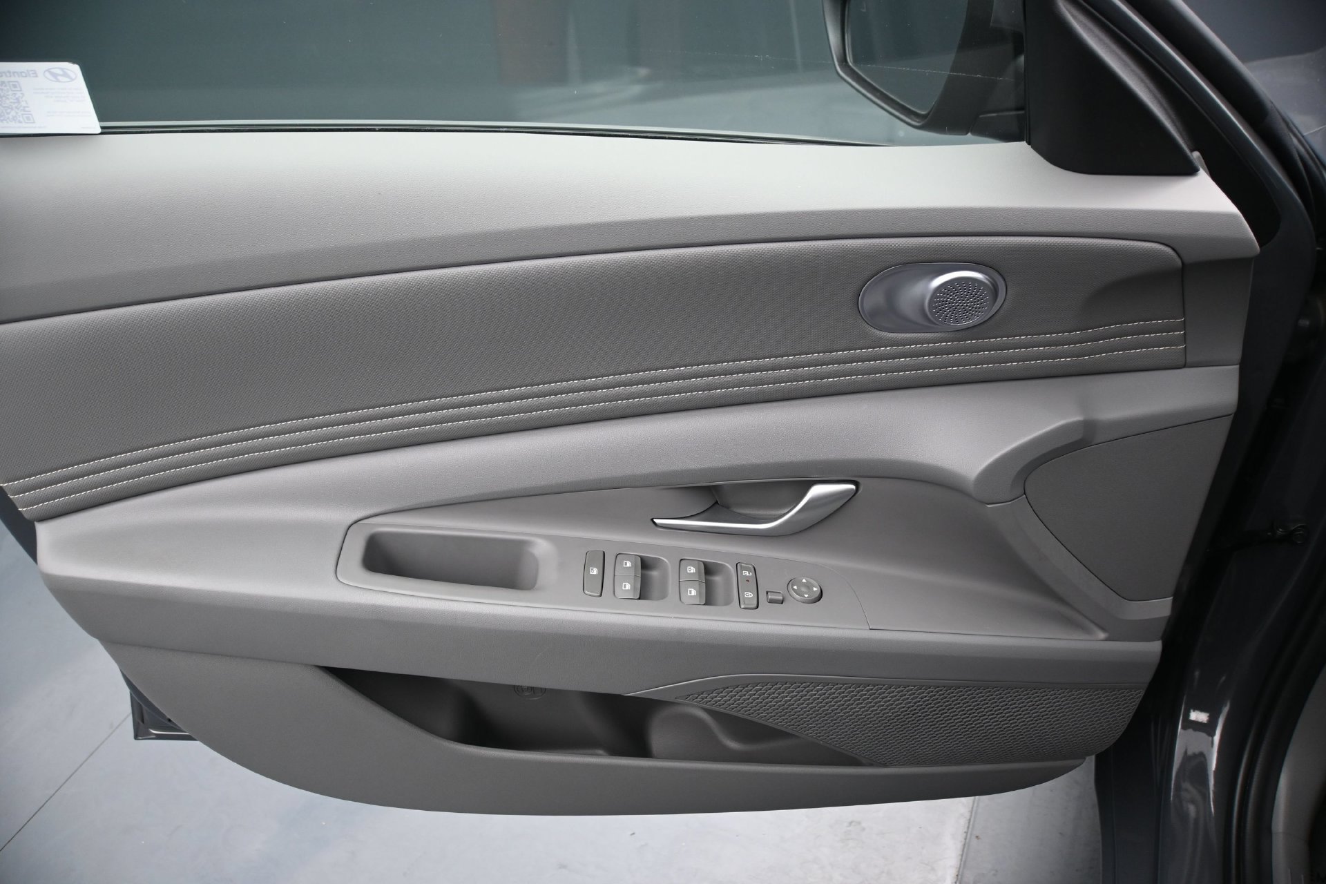 Used 2025 Hyundai Elantra SEL FWD image 20