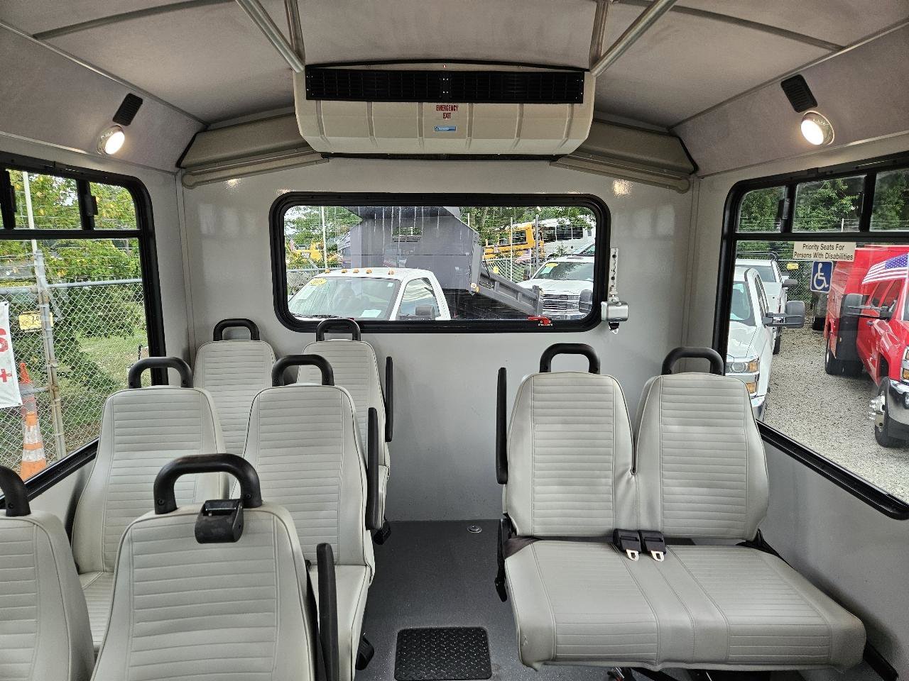 Used 2018 Chevrolet Express 4500 w/ Shuttle Bus Package RWD image 17