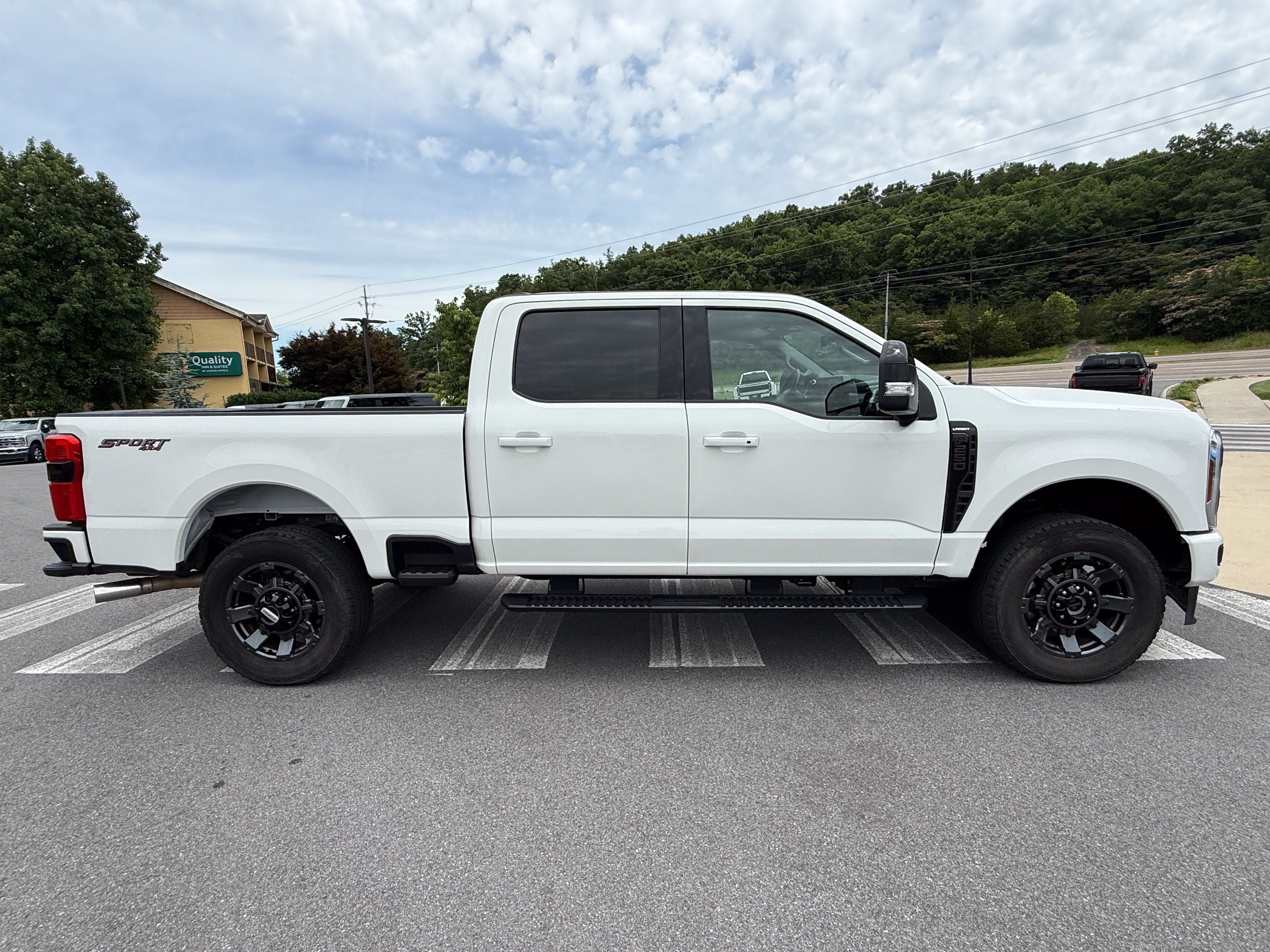 Used 2024 Ford F250 Lariat w/ Sport Appearance Package AWD/4WD image 4