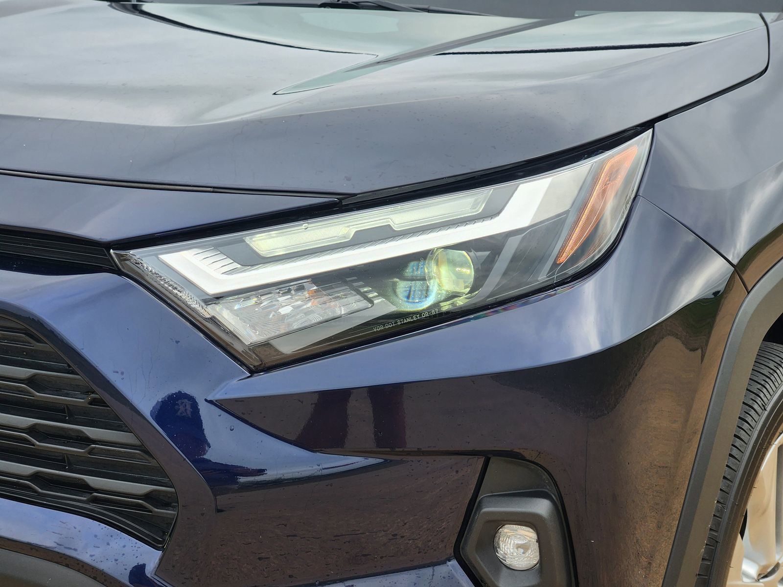 Used 2025 Toyota RAV4 XLE Premium FWD image 9