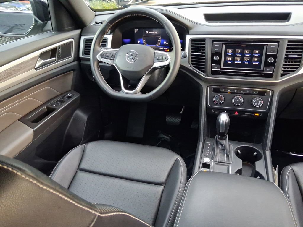 Certified 2022 Volkswagen Atlas Cross Sport SE image 10