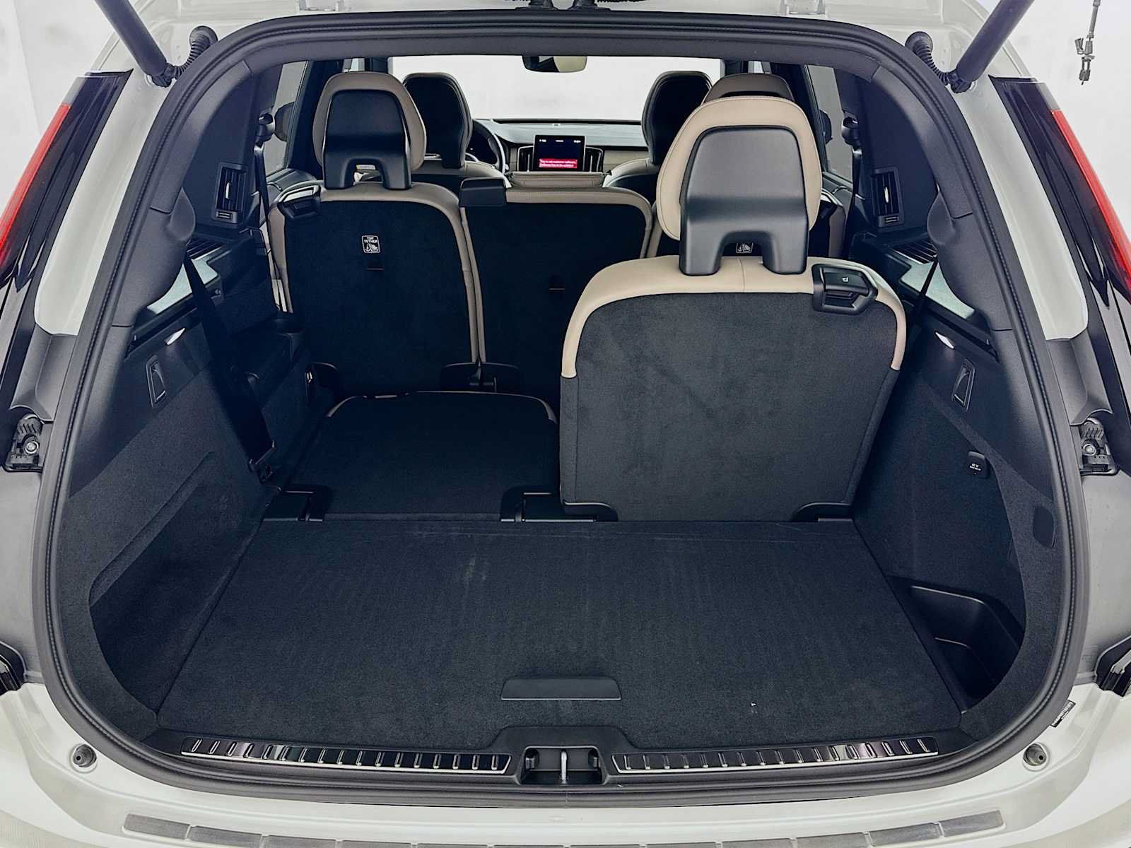 New 2026 Volvo XC90 T8 Ultra w/ Protection Package Premier AWD/4WD image 24
