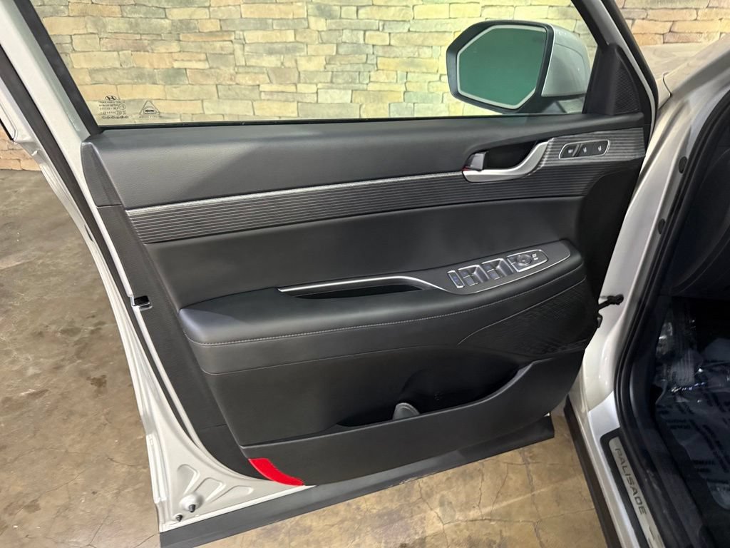 Used 2024 Hyundai Palisade Limited AWD/4WD image 11