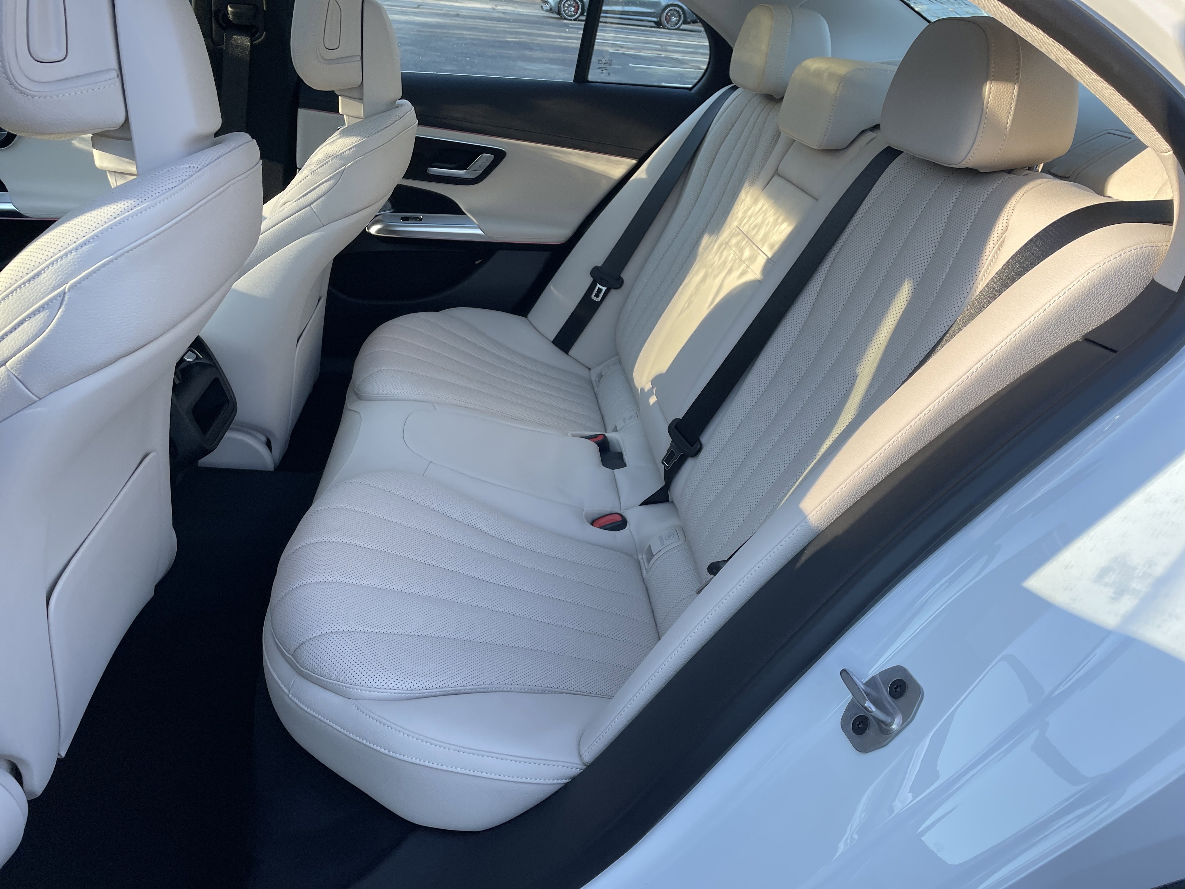 New 2026 Mercedes-Benz E 450 4MATIC Sedan image 37