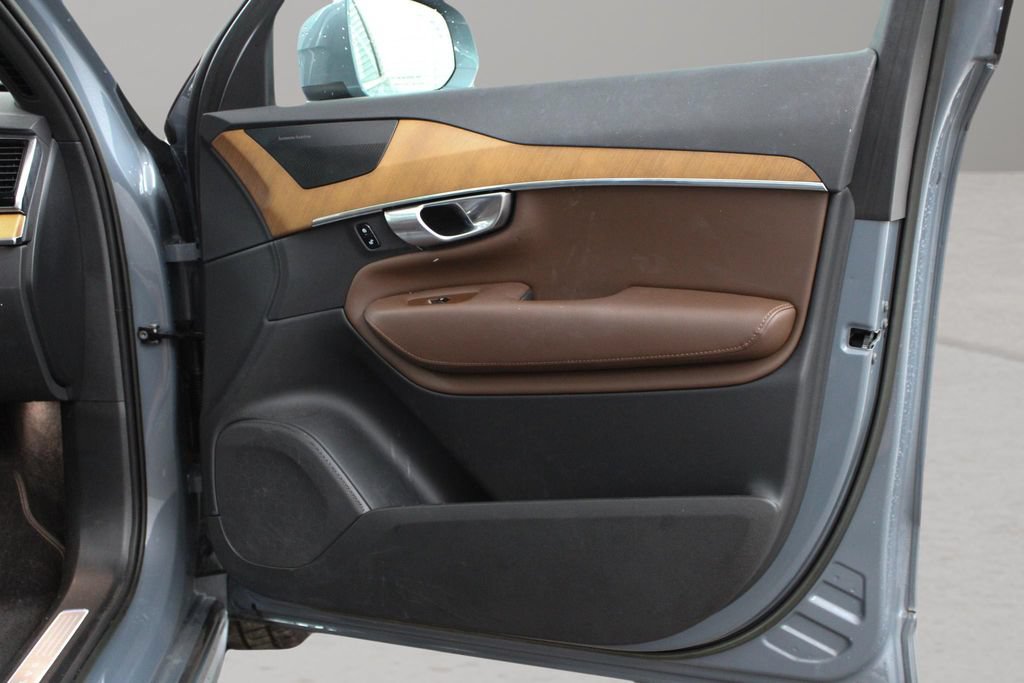 Certified 2023 Volvo XC90 B6 Plus AWD/4WD image 23