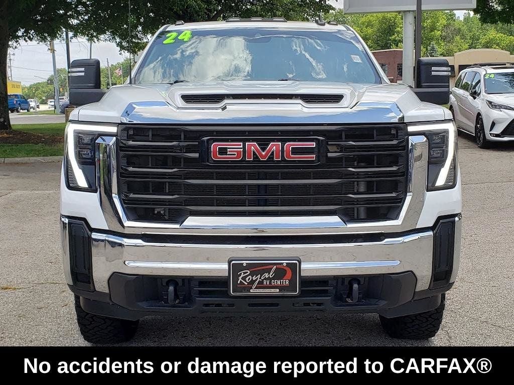 Used 2024 GMC Sierra 2500 Pro AWD/4WD image 2