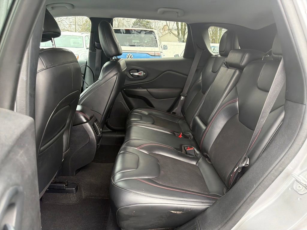 Used 2020 Jeep Cherokee Trailhawk w/ Cold Weather Group image 30