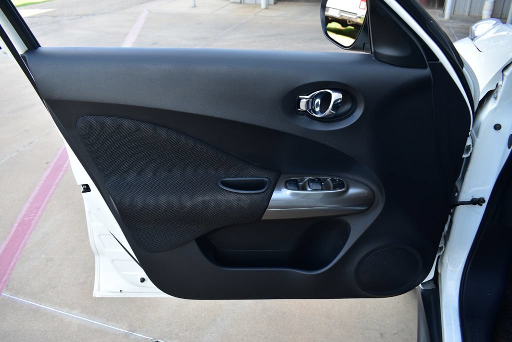 Used 2014 Nissan Juke S FWD image 12