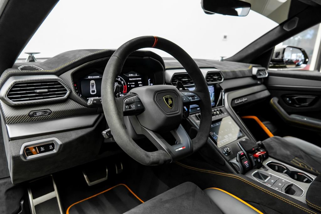 Used 2023 Lamborghini Urus Performante AWD/4WD image 7