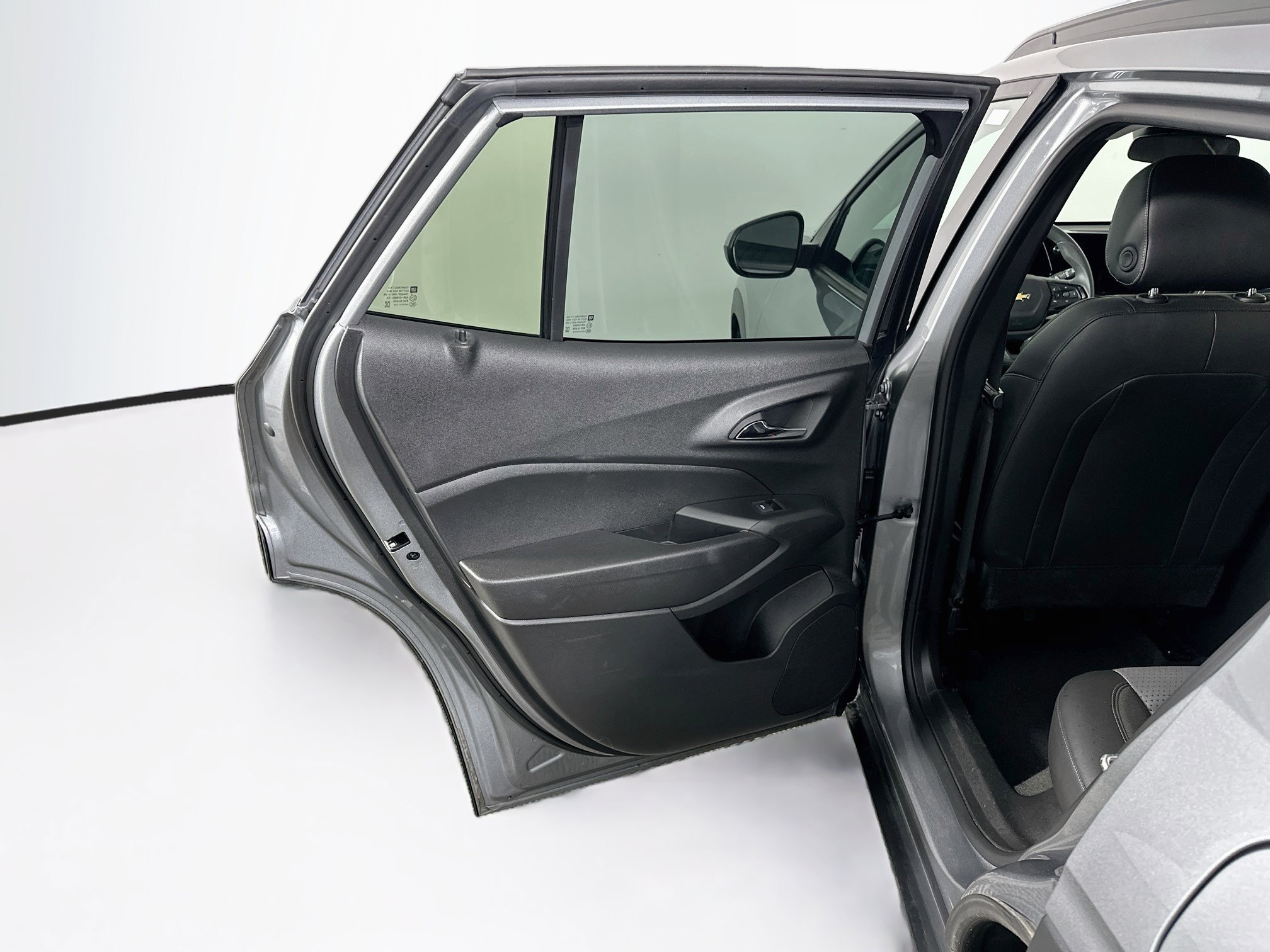 Used 2025 Chevrolet Trax LT FWD image 26