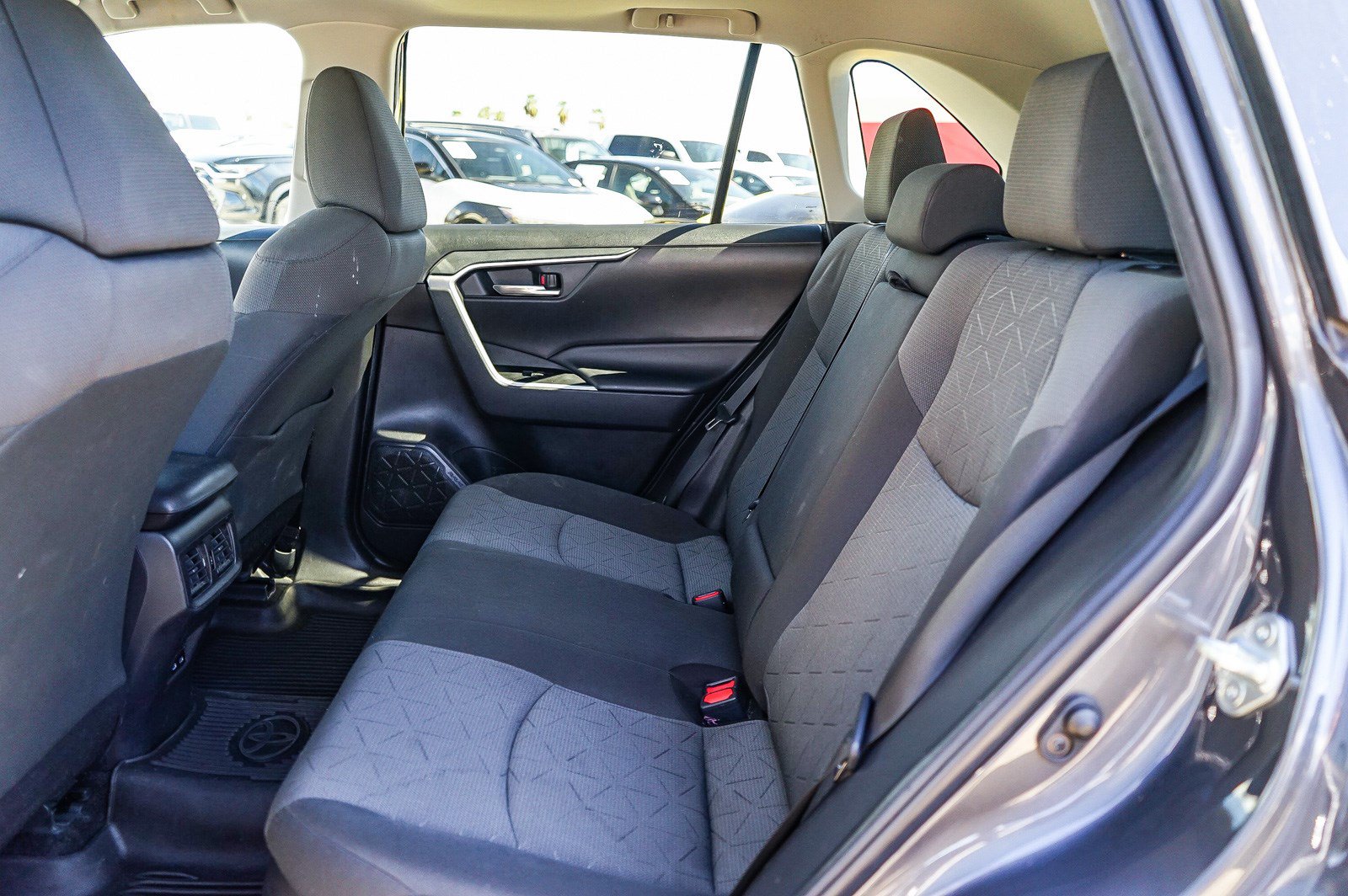 Used 2022 Toyota RAV4 XLE w/ Convenience Package AWD/4WD image 19