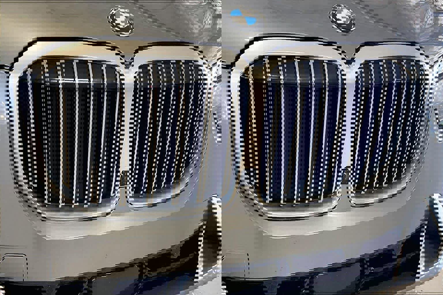 Used 2024 BMW X7 xDrive40i image 31